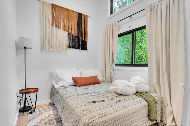 Image 8 for 15- 2 Bedroom Tiny Home & Loft with Private Hot Tub