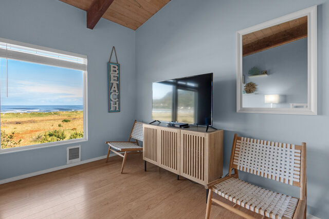 Image 11 for 157) Tides by the Sea 157