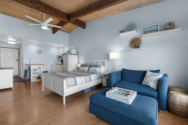 Image 7 for 157) Tides by the Sea 157