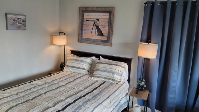 Image 2 for 140) Tides by the Sea 140