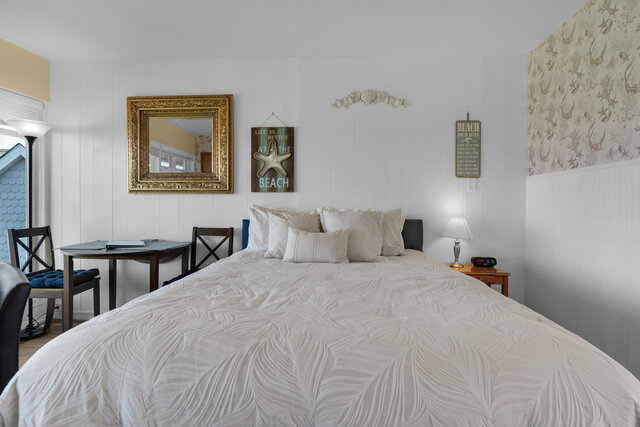 Image 2 for 137) Tides by the Sea 137