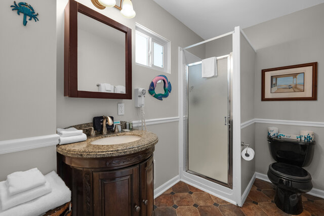 Image 7 for 134) Tides by the Sea 134