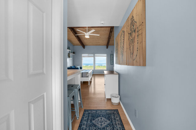 Image 1 for 157) Tides by the Sea 157