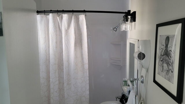 Image 5 for 140) Tides by the Sea 140