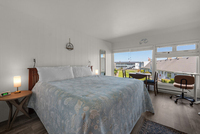 Image 1 for 138) Tides by the Sea 138