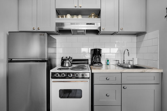 Image 6 for 156) Tides by the Sea 156