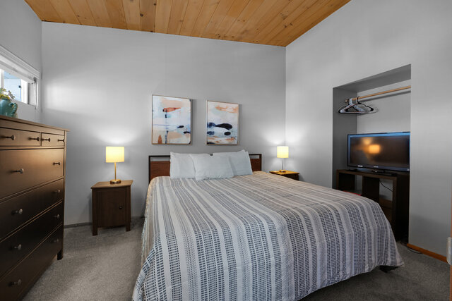 Image 9 for 156) Tides by the Sea 156