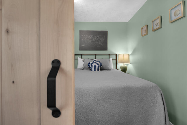 Image 4 for 168) Tides by the Sea 168