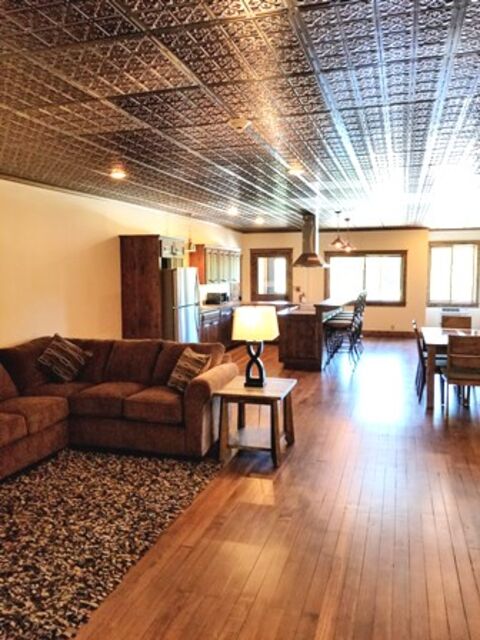 Image 1 for Third Floor Suite