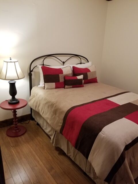 Image 4 for Third Floor Suite