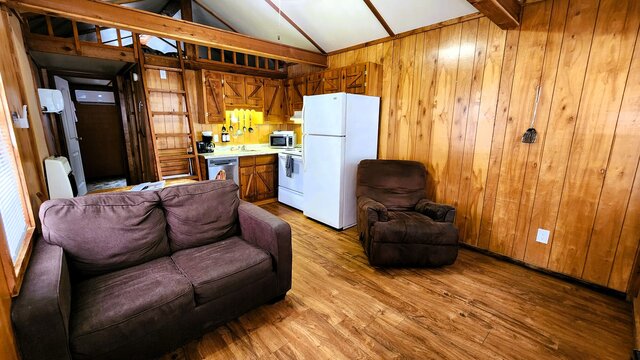 Image 2 for Cabin 3 (3)