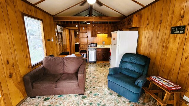 Image 2 for Cabin 4 (4)