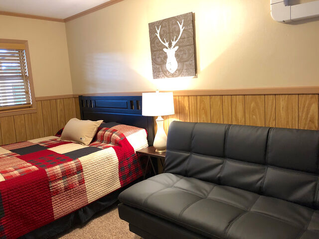 Image 2 for Queen, Futon