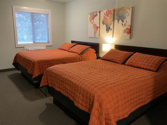 Image 1 for 2 Queen, Kitchen