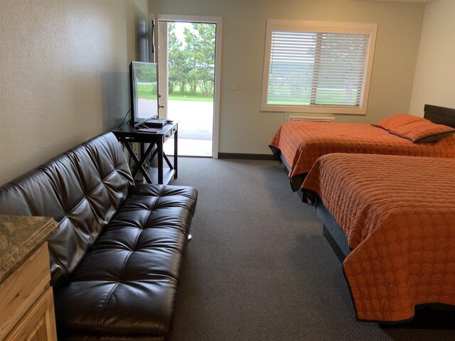 Image 3 for 2 Queen, Futon, Kitchen