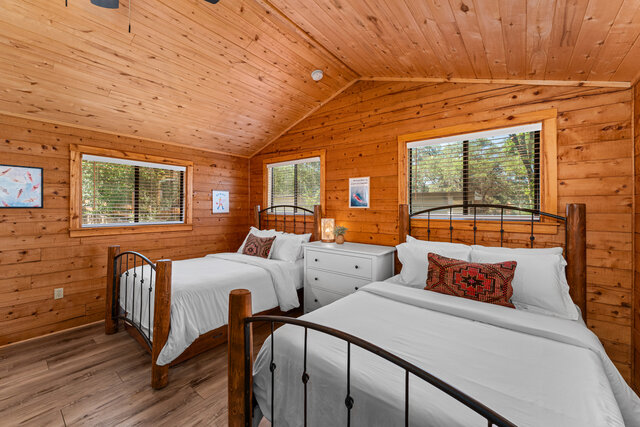 Image 11 for The Bungalow + Surf Cabin