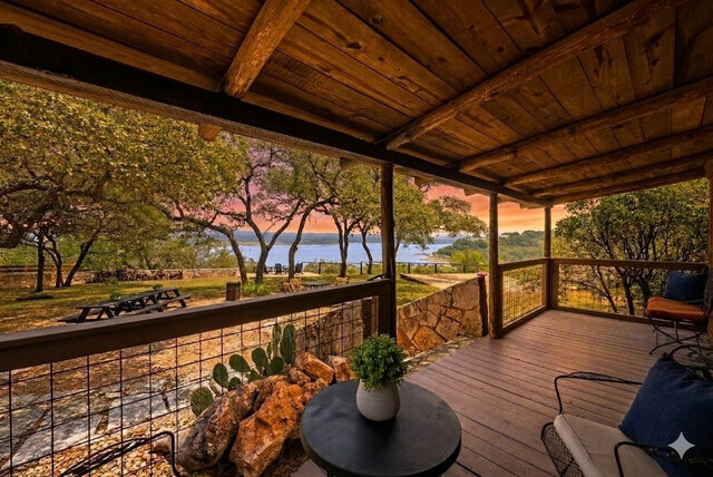 Image 10 for Main Lodge + Bungalow