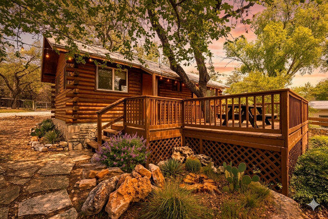 Image 10 for Main Lodge + Surf Cabin