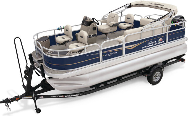 Image 3 for 18 Foot Suntracker Pontoon