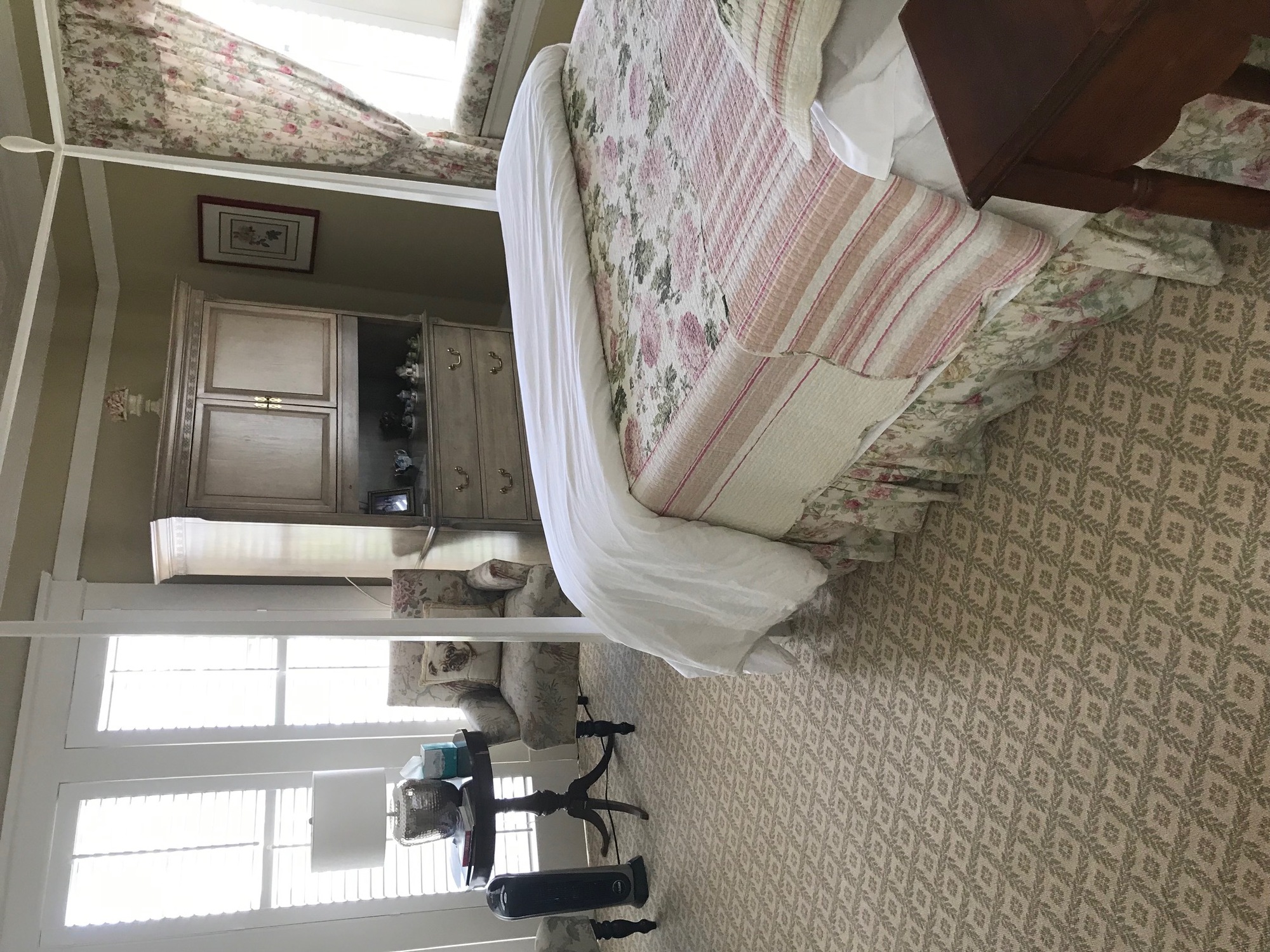 Guest Rooms at My Rose Garden Guest Rooms in San Francisco, CA Bed