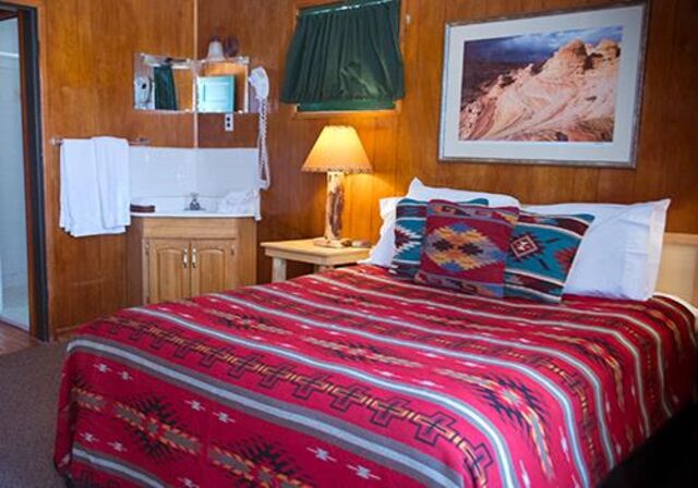 Image 2 for Cabin - 1 Queen Bed