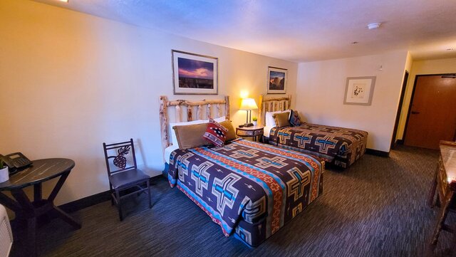 Image 3 for Hotel - 2 Queen Beds