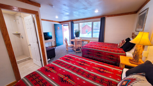 Image 2 for Motel - 2 Queen Beds 2 Rooms