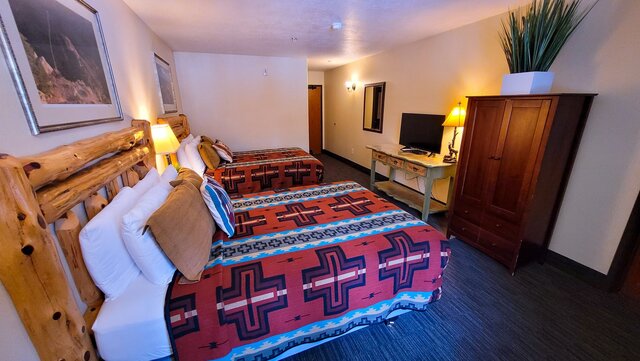 Image 2 for Hotel - 2 Queen Beds