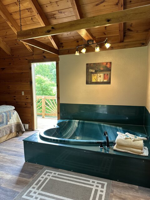 Image 14 for Sweetheart Log Cabins