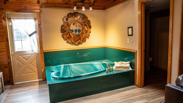 Image 15 for Sweetheart Log Cabins