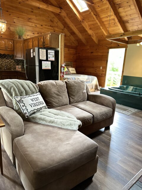 Image 12 for Sweetheart Log Cabins