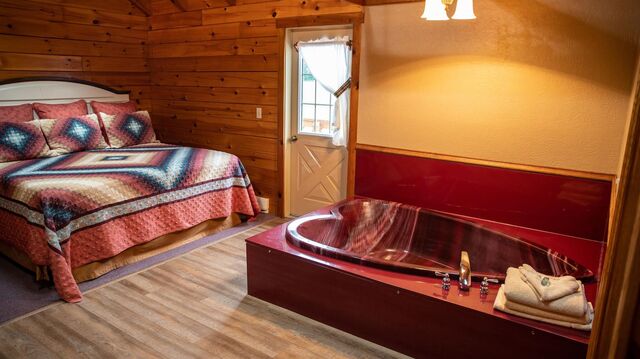 Image 16 for Sweetheart Log Cabins