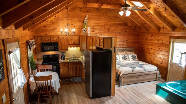 Image 9 for Sweetheart Log Cabins