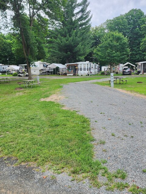 Image 1 for 016 Water & Electric  -Site # 16 up to a 40ft Camper