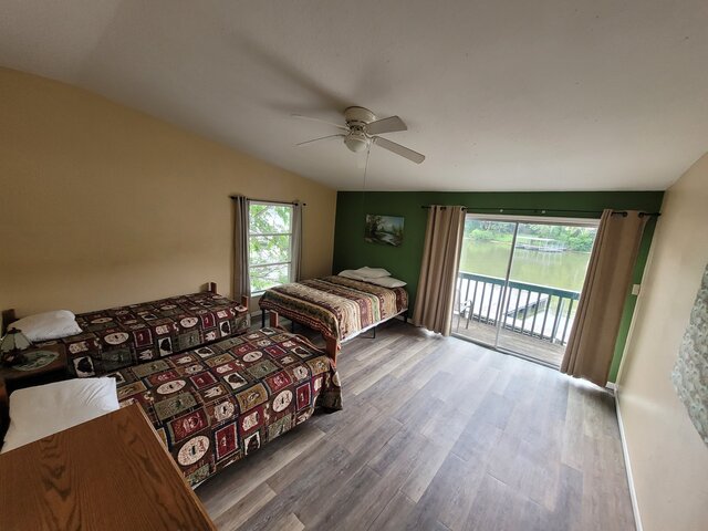 Image 6 for 05) Unit 5 (1 Bedroom, 1 queen, 2 twin beds)