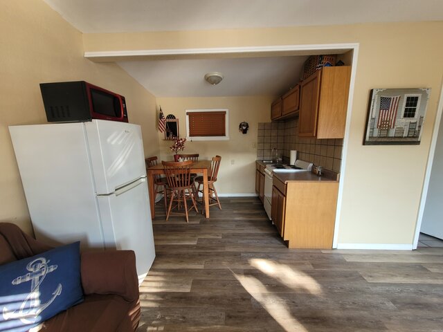 Image 5 for 04) Unit 4 (2 bedroom, 2 queen)