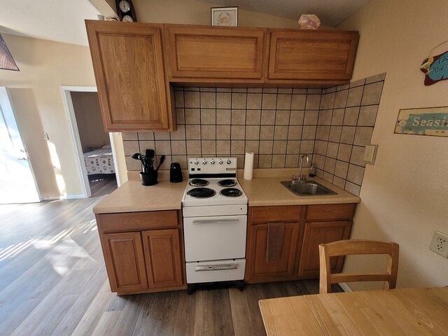 Image 3 for 03) Unit 3 (2 bedroom, 2 queen beds)