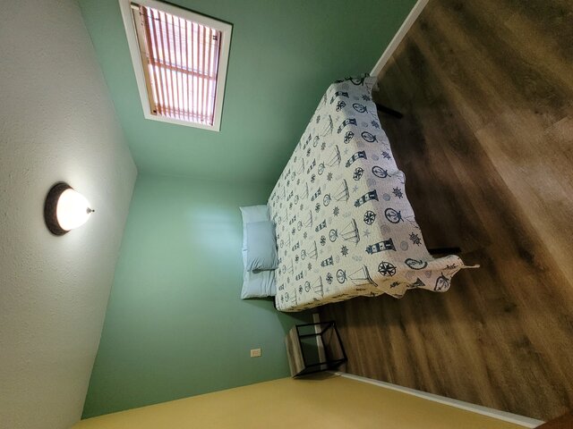 Image 6 for 11) Unit 11 (2 bedroom, 2 queen beds)
