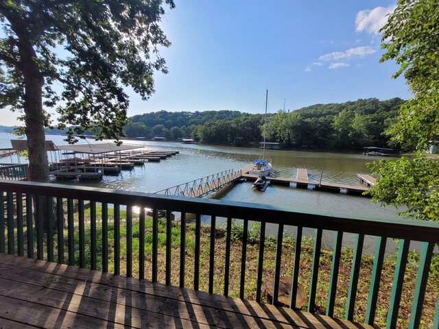 Image 2 for 04) Unit 4 (2 bedroom, 2 queen)