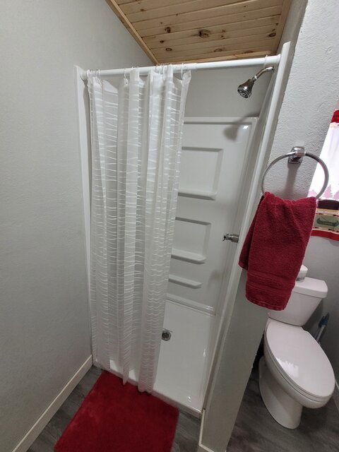 Image 9 for 12) Unit 12 (2 bedroom, 2 queen beds)