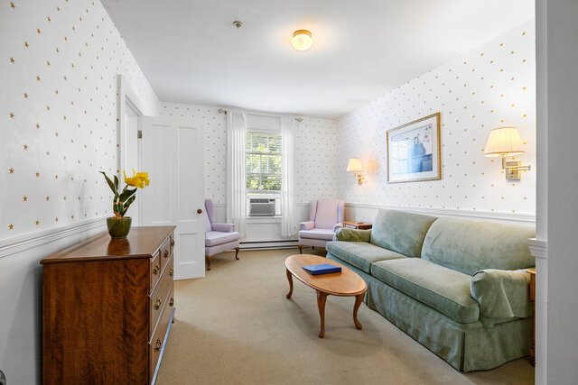 Image 4 for Suite Sixteen