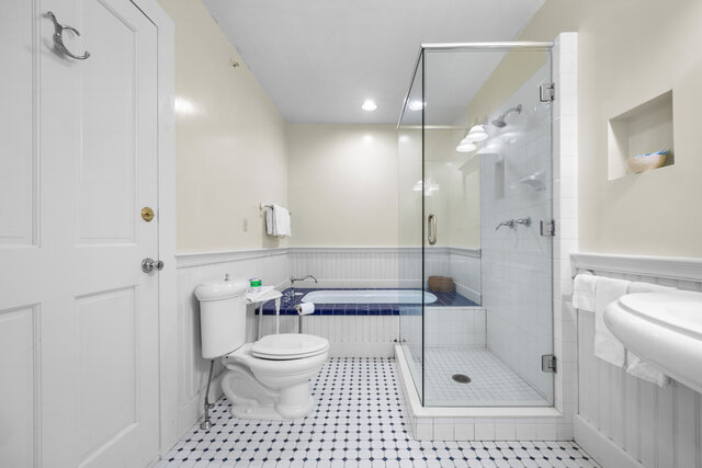 Image 7 for Room Eleven