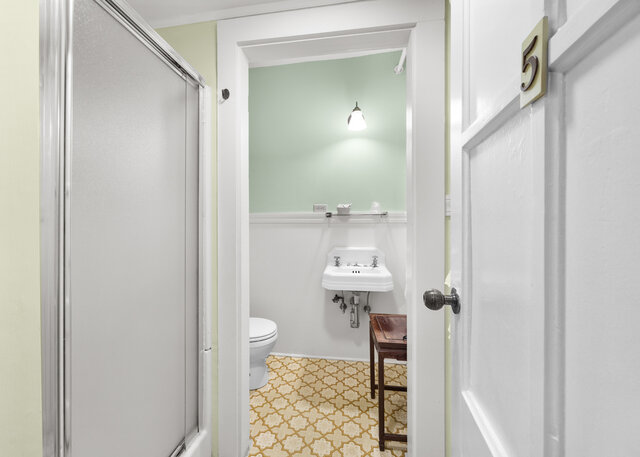 Image 6 for Suite Three