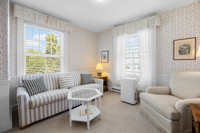 Image 7 for Suite Twenty One