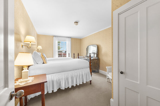 Image 11 for Suite Three