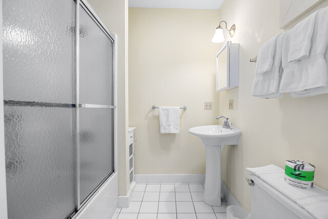 Image 9 for Suite Twenty One