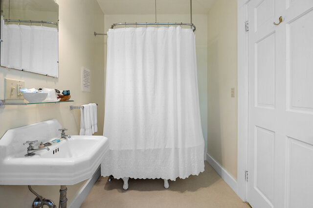 Image 1 for Room Eighteen