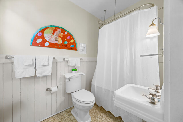 Image 6 for Room Eight