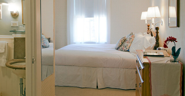 Image 12 for Suite Three