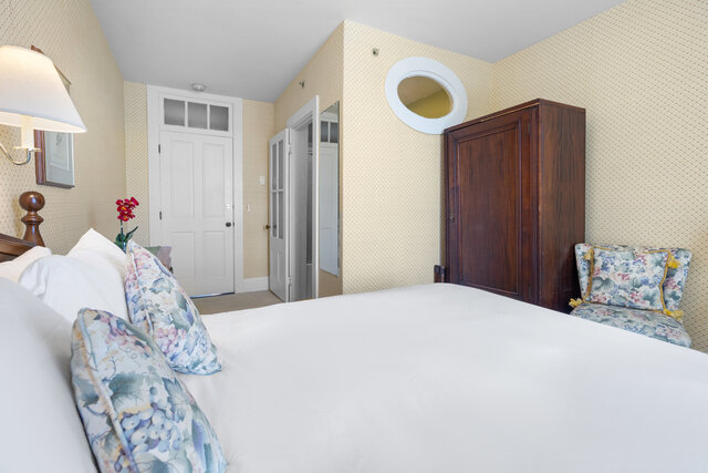 Image 2 for Suite Three